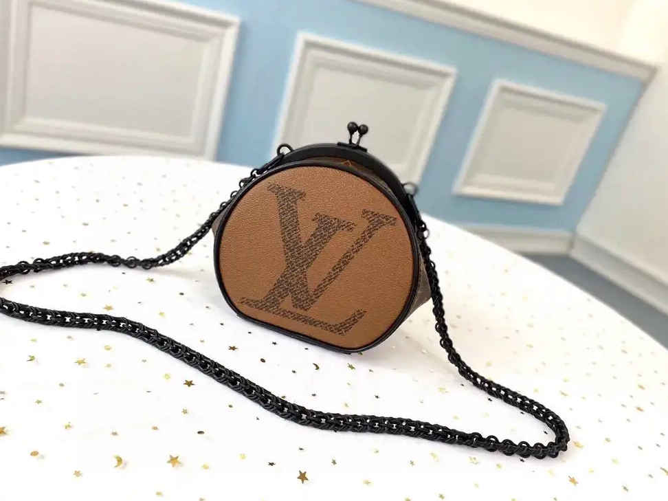 LOUIS VUITTON BOURSICOT BC 0521